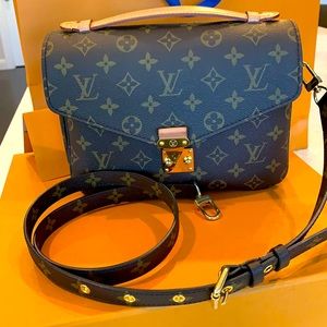 Louis Vuitton Pochette Métis